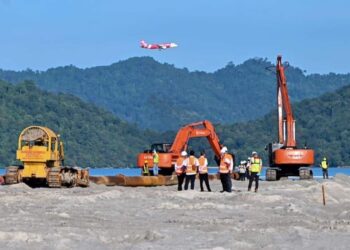 Kerja-kerja tambakan laut  bagi pelaksanaan Projek Pulau Pinang Selatan (PSI) sedang giat dilaksanakan di Pulau Pinang