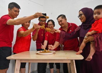 Mendapatkan anak pada tahun naga merupakan kepercayaan yang masih menjadi amalan masyarakat cina pada hari ini.- Gambar hiasan