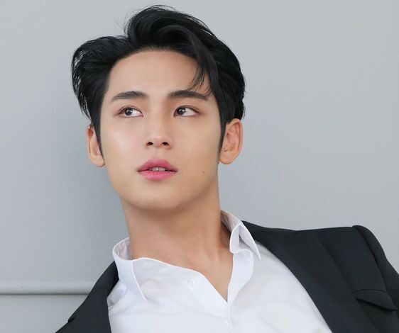 Mingyu tukang masak ramen yang handal