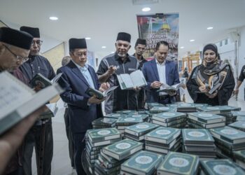 AHMAD Maslan ketika melancarkan Majlis Previu ReQAF Bersama Media di Putrajaya. - UTUSAN/FAIZ ALIF ZUBIR