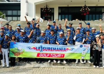 PARA peserta bergambar sebelum memulakan kejohanan Leisuremania Golf 2024 di Sedayu Indo Golf Club.