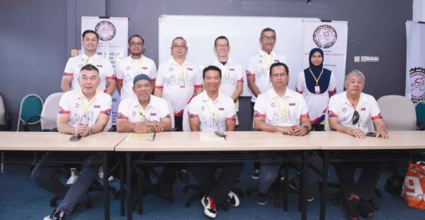 Razlan sedia runding guna semula Velodrom Cheras