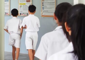 PELAJAR sekolah di Singapura.-AGENSI