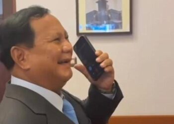 TANGKAP layar rakaman video menunjukkan Prabowo dalam perbualan menerusi telefon dengan Raja Abdullah II. - AGENSI 