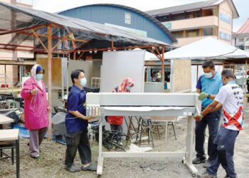 SEWAJARNYA masa cuti sekolah digunakan untuk membuat persiapan kehadiran pelajar baharu dan lama ke sekolah. – GAMBAR HIASAN