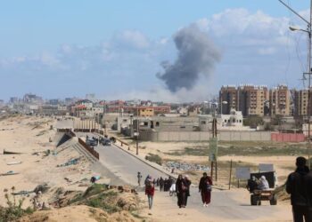ASAP berkepul berikutan serangan Israel ketika rakyat Palestin melarikan diri dari utara Gaza ke selatan akibat serangan tentera Israel pada 15 Mac lalu. – REUTERS
