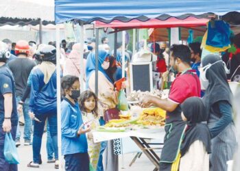 PERBELANJAAN semasa Ramadan sama ada untuk juadah berbuka atau persiapan menyambut Aidilfitri memberikan kesan kepada ekonomi.