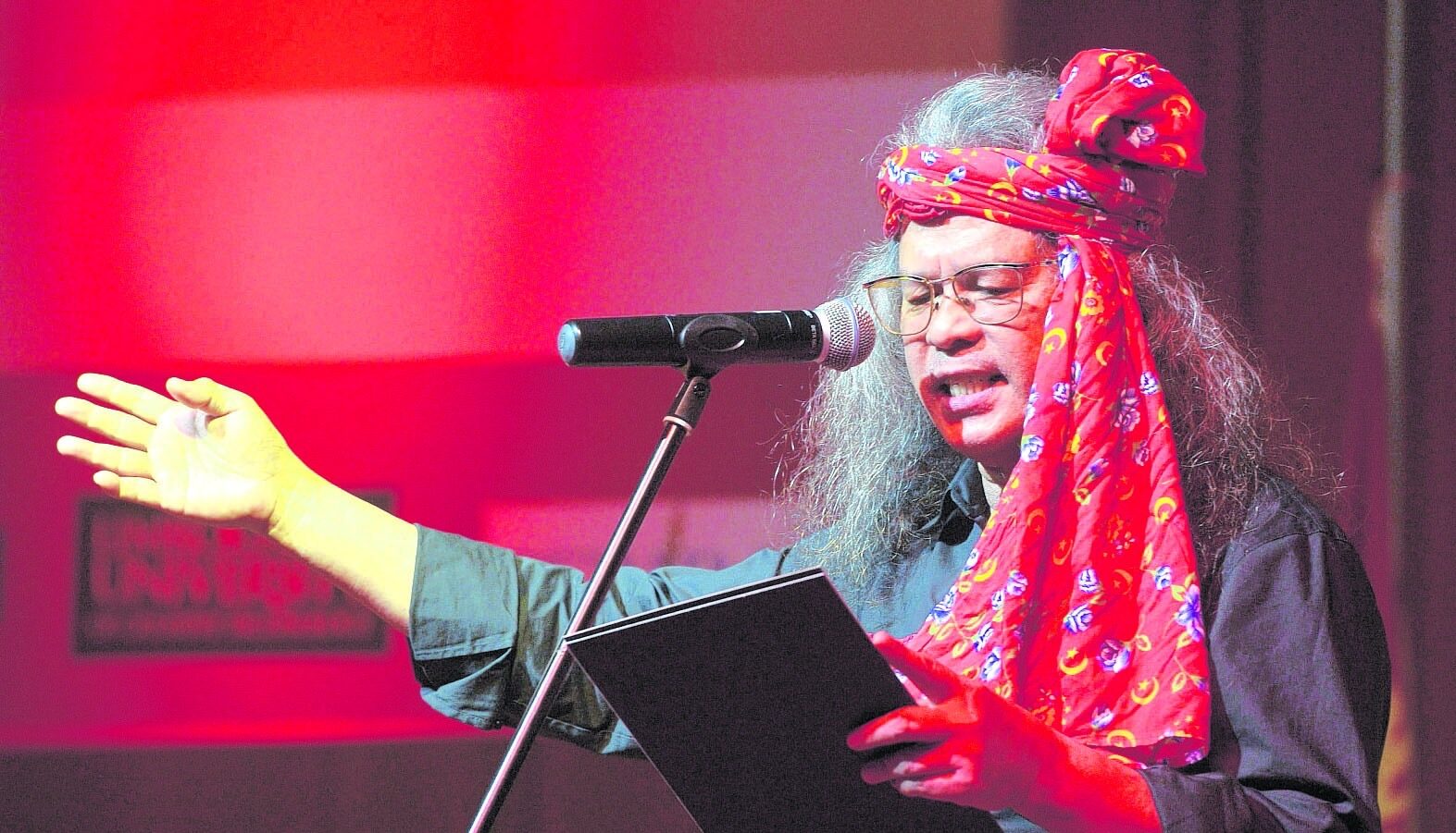 Belajar budaya Melayu daripada keluarga angkat