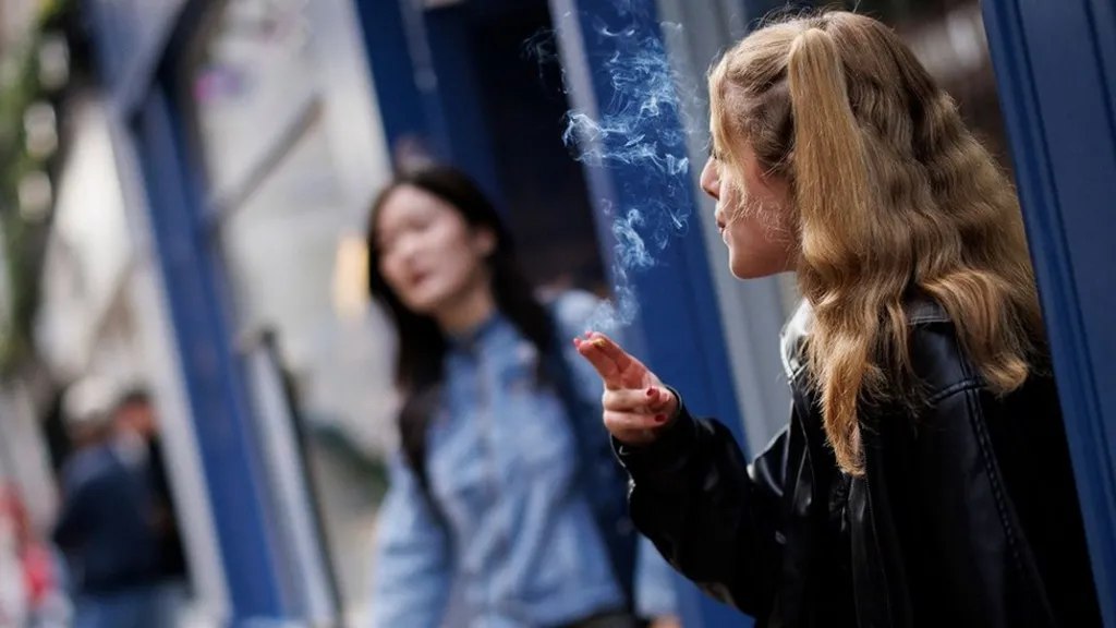 UK terbitkan rang undang-undang larang remaja merokok 