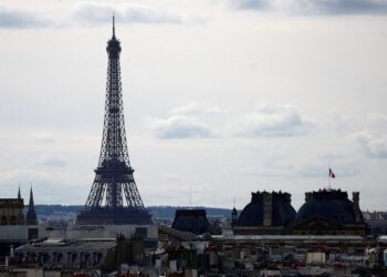 BANDAR Paris di Perancis.-AGENSI