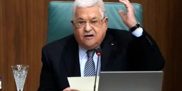 MAHMOUD Abbas mengumumkan kerajaan baharu dalam dekri presiden kelmarin. -ALJAZEERA