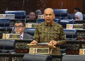 ARMIZAN Mohd. Ali semasa waktu pertanyaan-pertanyaan menteri (MQT) di Dewan Rakyat hari ini. - FOTO/JABATAN PENERANGAN MALAYSIA