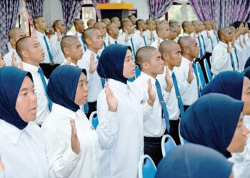 JIKA kita mampu melahirkan masyarakat yang berintegriti sudah pasti isu rasuah, salah guna kuasa dan 
penyelewengan juga dapat dihindarkan sepenuhnya.