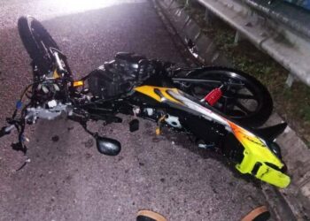 KEADAAN motosikal jenis Yamaha RXZ milik Mohd. Rasis Ismail yang maut dalam kemalangan di Kilometer 261.7, LPT2 berhampiran Perasing, Kemaman, malam tadi.