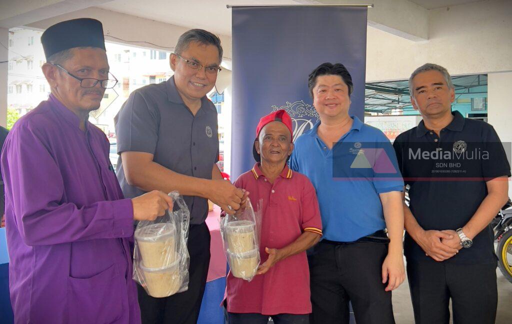 Royale Chulan Seremban agih 1,000 pek bubur lambuk Royale Chulan Seremban agih 1,000 pek bubur lambuk