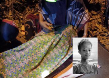 MAYAT kanak-kanak lelaki, Muhamad Izhar Arshad (gambar kecil) yang ditemui meninggal dunia dipercayai akibat lemas di Sungai Muda di Kampung Tala, Jeneri, Sik.