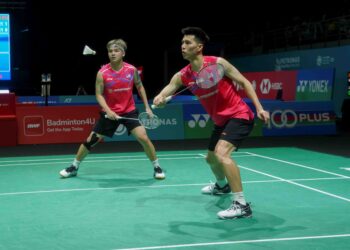 ONG Yew Sin-Teo Ee Yi tewas kepada pasangan No. 8 dunia, Liu Yu Chen-Ou Xuan Yi dari China 21-15, 21-23, 14-21 pada pusingan pertama Kejohanan Badminton All England di Birmingham, kelmarin sekali gus menutup peluang mereka untuk layak ke Sukan Olimpik Paris. - UTUSAN/FARIZ RUSADIO