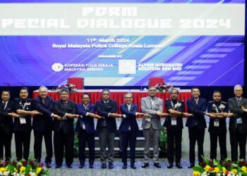 Saifuddin  Nasution Ismail bergambar pada Majlis Sesi Dialog Khas 2024 PDRM di Maktab PDRM, Cheras hari ini.