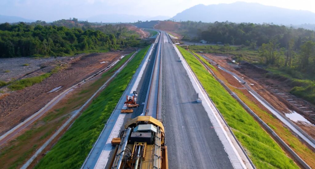 Kerja pemasangan landasan ECRL fasa pertama siap sebulan awal 6