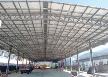 DEWAN terbuka solar pertama universiti awam di Universiti Pendidikan Sultan Idris (UPSI), Tanjung Malim yang bakal siap tidak lama lagi.
– UTUSAN