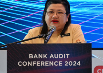 WAN Suraya Wan Mohd. Radzi dalam ucaptama Persidangan Audit Bank 2024 di Kuala Lumpur, semalam.-UTUSAN/MUHD AMARULLAH