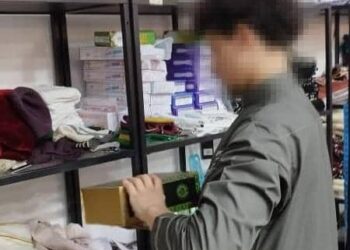 SEBAHAGIAN warga asing yang ditahan menerusi Ops Sapu/Kutip di beberapa lokasi di Kelantan semalam.-IHSAN JIM KELANTAN.