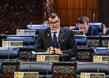 HASBI Habibollah semasa sesi pertanyaan-pertanyaan bagi jawab lisan di Dewan Rakyat hari ini. - JABATAN PENERANGAN MALAYSIA