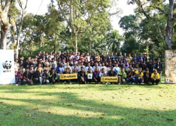 PASUKAN renjer dan pegawai lapangan WWF-Malaysia semasa menghadiri latihan bulan lepas. - WWF-Malaysia