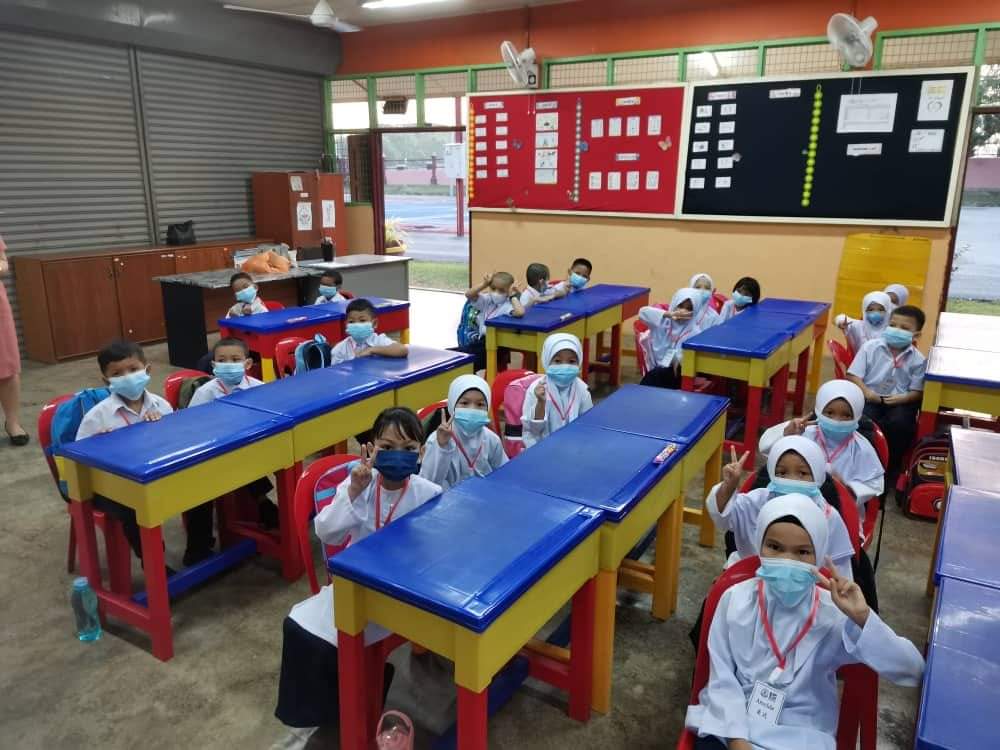 Kesemua murid tahun satu di SJKC Chi Sin, Batu Kikir merupakan murid Melayu