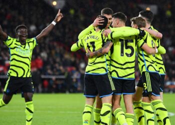 PEMAIN-Pemain Arsenal meraikan jaringan ketika berdepan Sheffield United semalam.-IHSAN FB