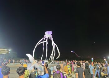 ANTARA layang-layang gergasi yang dinaikkan di FLLSPG24 di Bukit Layang-Layang Pasir Gudang, Johor Bahru.