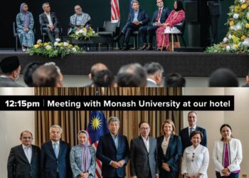 Hannah Yeoh menimbulkan kontroversi susulan penampilannya yang berselendang semasa mesyuarat bersama Universiti Monash sempena lawatan delegasi Perdana Menteri, Datuk Seri Anwar Ibrahim ke Melbourne, Australia. - FB HANNAH