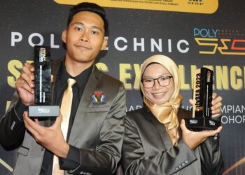 UMAR Osman dan Nur Atasha Nabila Saring bersama anugerah Olahragawan dan Olahgarawati Terbaik Politeknik pada Majlis Polysea 2023 di Hotel Impiana Senai, Kulai, Johor. - UTUSAN/RAJA JAAFAR ALI