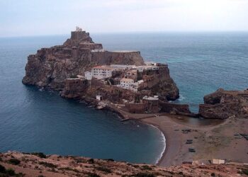 PENON de Velez de la Gomera diiktiraf sebagai sempadan terkecil di dunia.-AGENSI