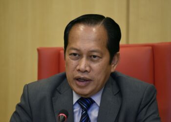 AHMAD MASLAN