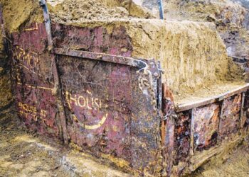 SEBUAH kereta api LNER 100 tahun ditemukan di tapak arkeologi 
di Belgium. – GAMBAR ihsan LNER
