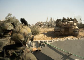 TENTERA Israel beroperasi di selatan Semenanjung Gaza.-AFP