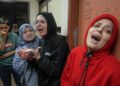 BEBERAPA wanita Palestin tidak dapat menahan kesedihan ketika saudara mara mereka menerima rawatan di Hospital Syahid Al-Aqsa di Deir el-Balah, tengah Gaza, baru-baru ini.-AFP