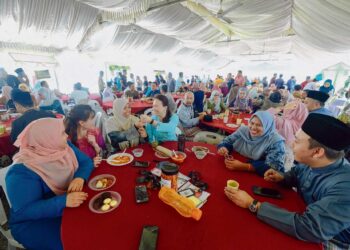 PENGANJURAN rumah terbuka perlu diadakan mengikut kemampuan dan keperluan.-Gambar hiasan