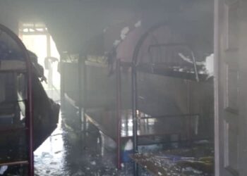 KEADAAN asrama penghuni sebuah madrasah yang terbakar pada petang ini di Jitra.