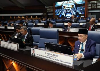 HAJIJI Noor semasa menghadiri persidangan DUN Sabah di Kota Kinabalu