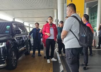 DR. Akmal Saleh ditahan pihak berkuasa di Kota Kinabalu, Sabah.