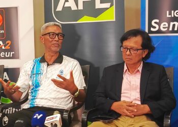 YUSOFF Mahadi bercakap pada sidang akhbar pelancaran logo baharu pertandingan anjuran Liga Bolasepak Amatur (AFL) di Kuala Lumpur, semalam.