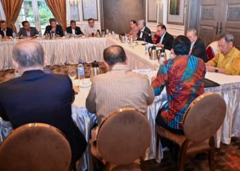 ANWAR Ibrahim mempengerusikan Mesyuarat Majlis Perundingan Pimpinan Kerajaan Perpaduan yang berlangsung di Seri Perdana Putrajaya.