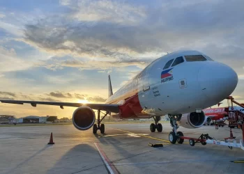 SEBUAH Airbus A320 AirAsia Filipina diletakkan di Terminal 4 Lapangan Terbang Antarabangsa Ninoy Aquino. (Foto dari AirAsia Filipina)