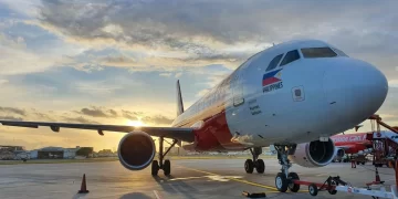 SEBUAH Airbus A320 AirAsia Filipina diletakkan di Terminal 4 Lapangan Terbang Antarabangsa Ninoy Aquino. (Foto dari AirAsia Filipina)