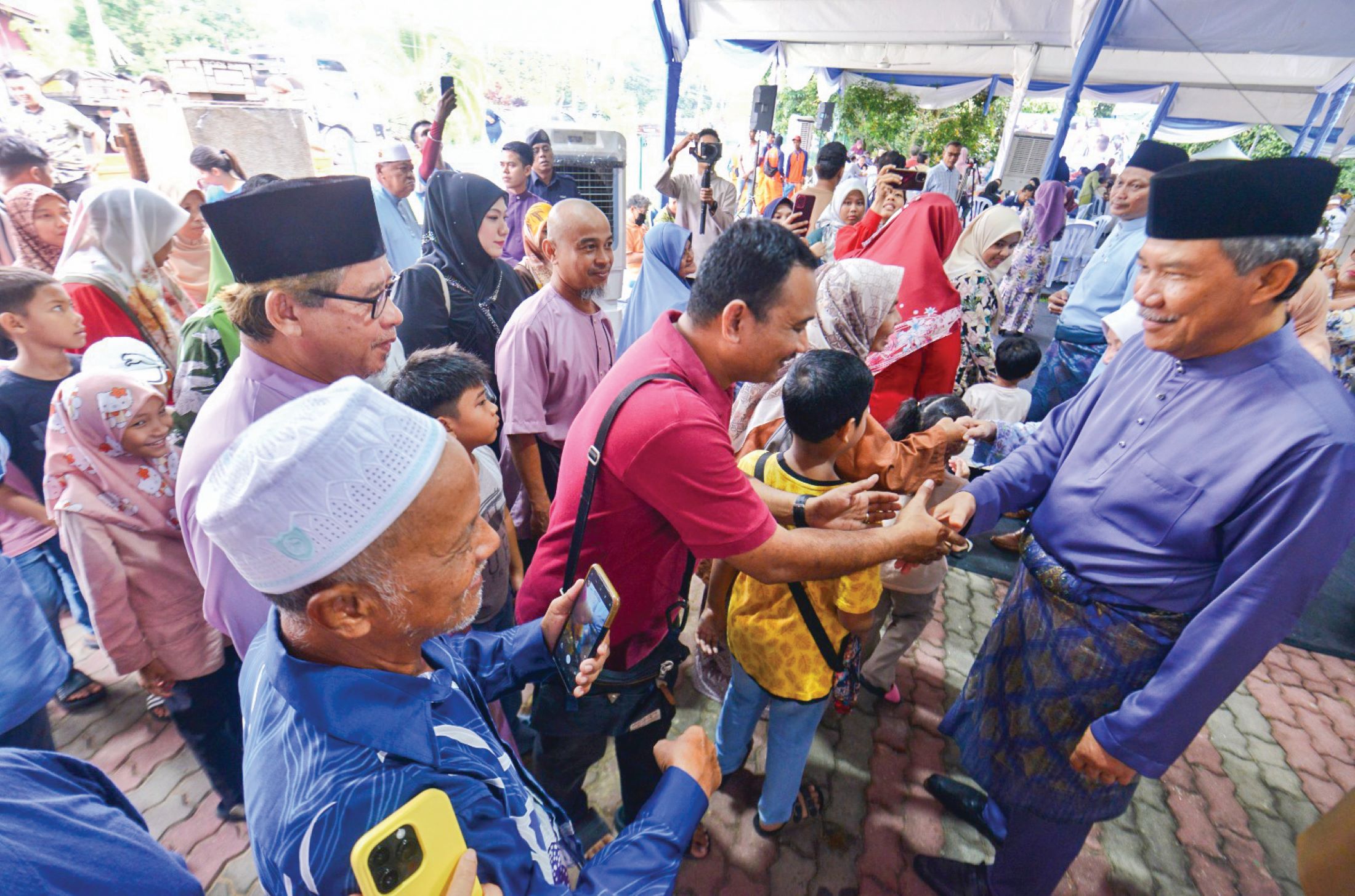 Bantu parti yang sudah bantu kita – Tok Mat