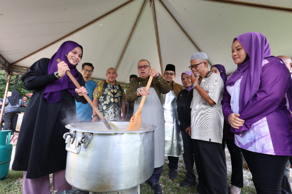 Bekalan barangan keperluan cukup sepanjang Aidilfitri Bekalan barangan keperluan cukup sepanjang Aidilfitri