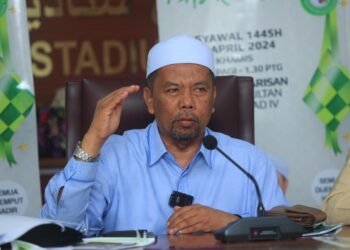 WAN Roslan Wan Hamat semasa sidang media di Rumah Terbuka Aidilfitri Pas Kelantan di pejabat Stadium Sultan Muhammad IV, Kota Bharu, Kelantan hari ini-UTUSAN/KAMARUL BISMI KAMARUZAMAN