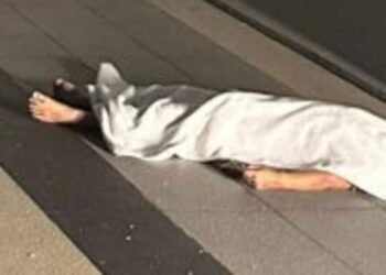 SEORANG kanak-kanak berusia lima tahun ditemukan maut dipercayai jatuh dari tingkat 12 sebuah kondominium di pusat bandar Johor Bahru.